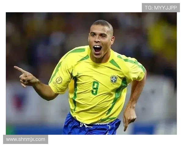 全球顶尖足球明星的传奇故事与辉煌成就回顾